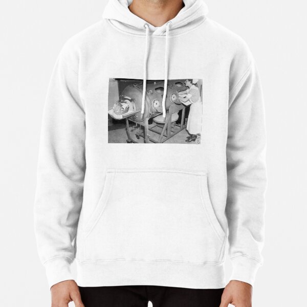 R-Rei? Pullover Hoodie